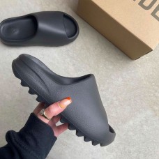 Adidas Yeezy Slides "Black" WMNS 