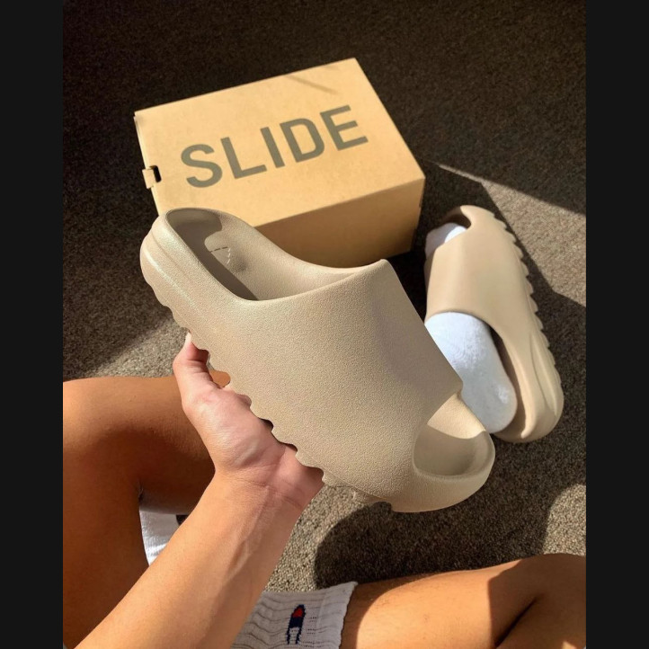 Adidas Yeezy Slides "Pure"