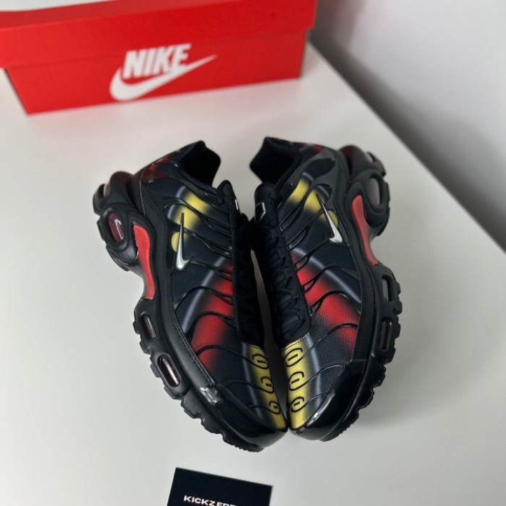 Nike TN air max plus  "black saturn gold"