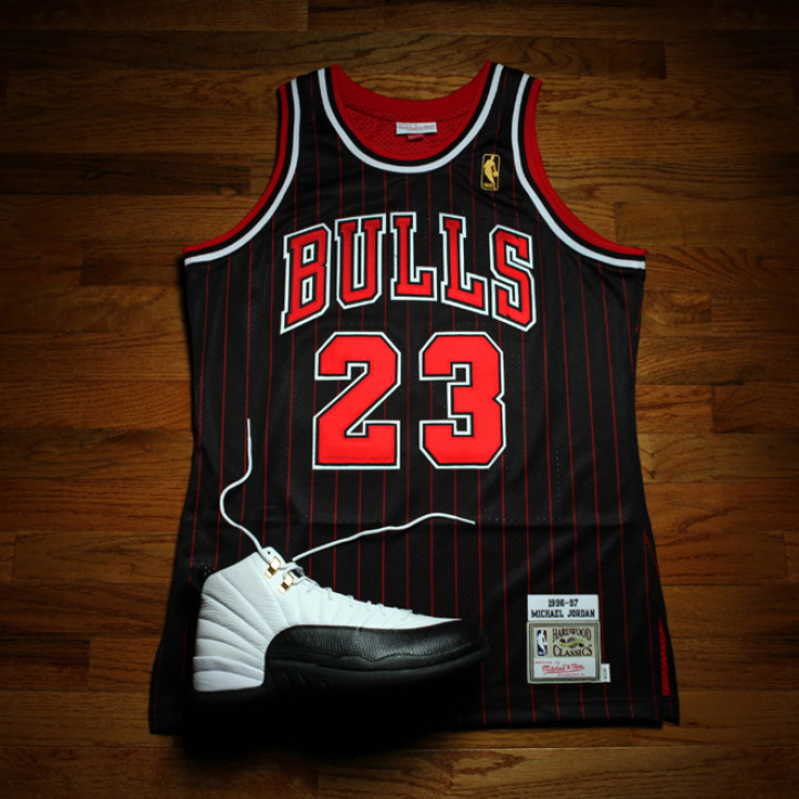 Michael Jordan Jersey | Chicago Bulls Pinstripe
