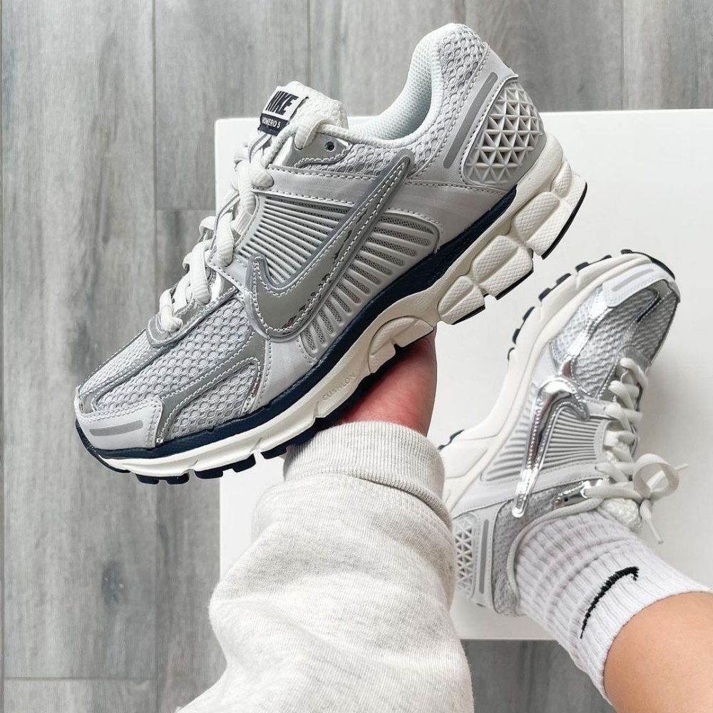 Nike Zoom Vomero 5 "Photon Dust" WMNS
