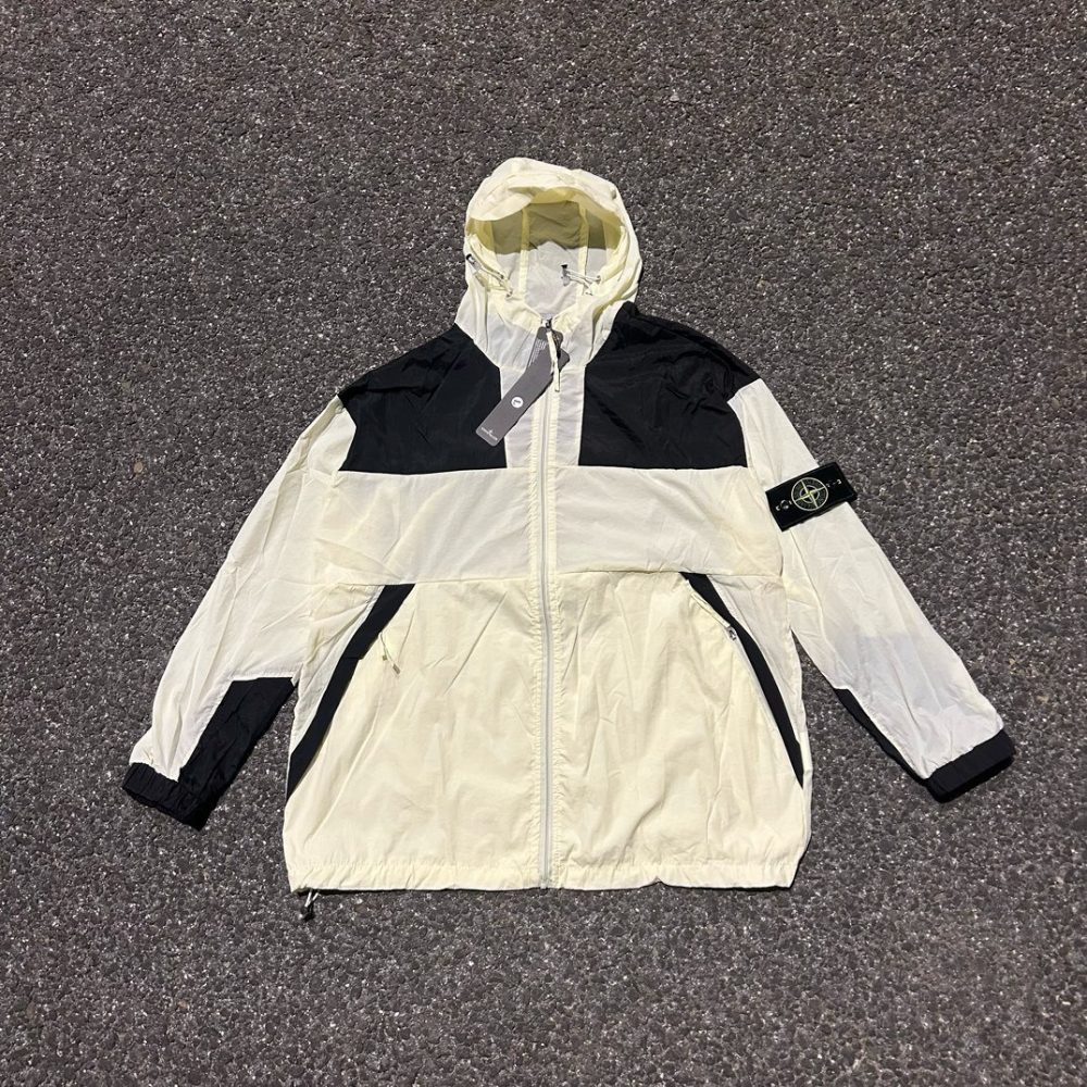 Stone Island Ripstop Light Hooded Jacket "Cream/Black"