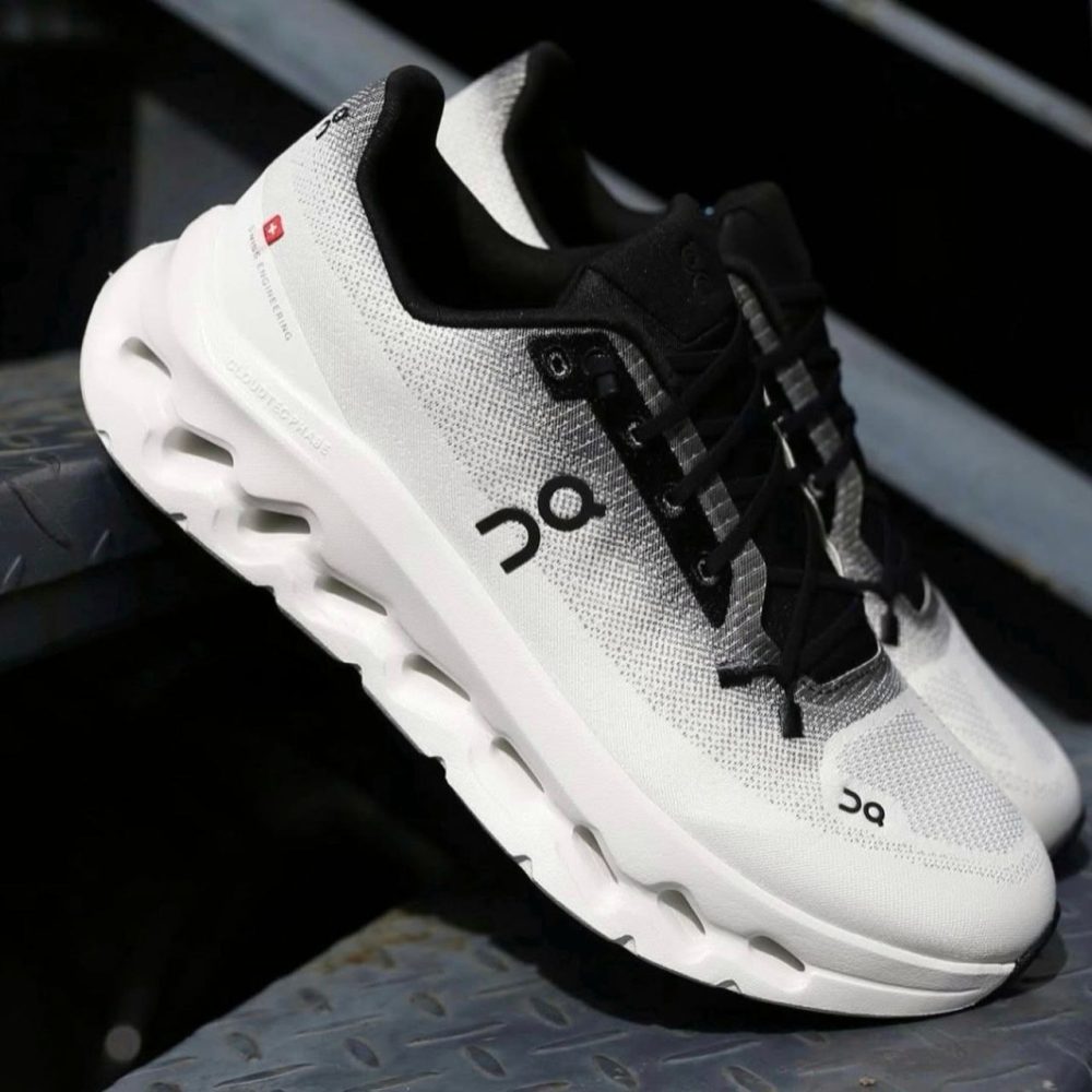 On Cloud Tilt "White/Black"