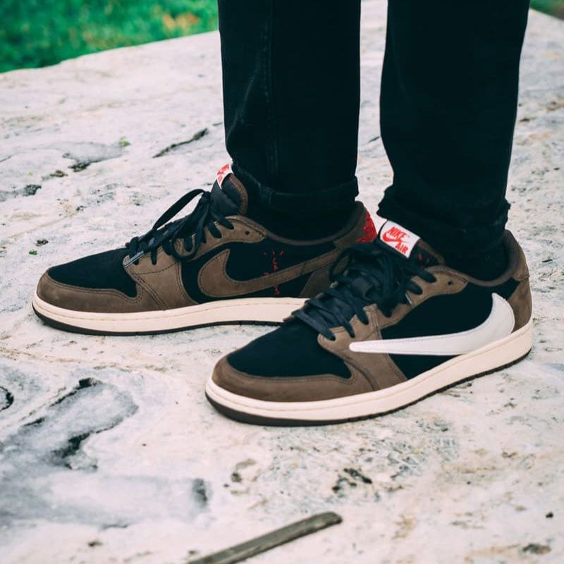 Nike Air Jordan Retro 1 Low x Travis Scott "Dark Mocha"