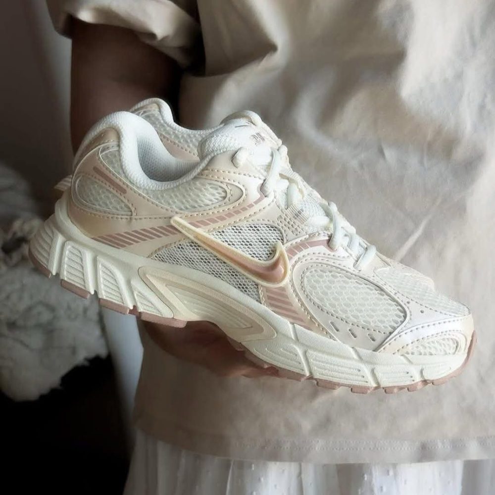 Nike V5 RNR - Soft Pearl WMNS