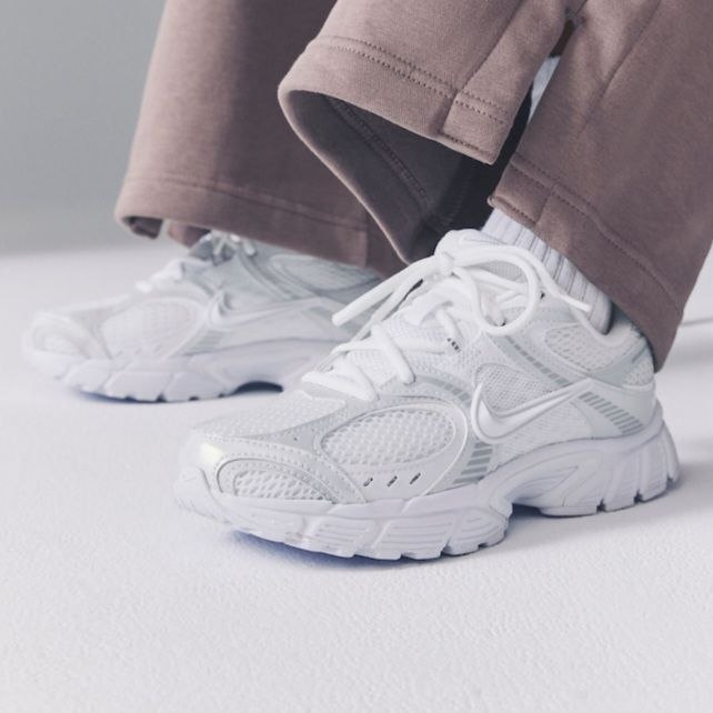 Nike V5 RNR - White/Metallic Silver