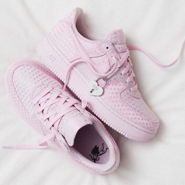 Nike Air Force 1 Low SE Valentine's Day - Pink WMN